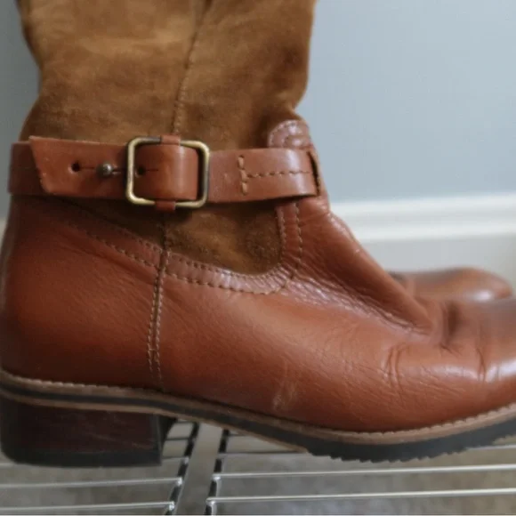 Clarks women’s Brown suede Leather Boots - Picture 5 of 8